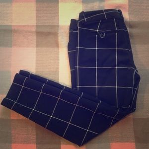 Classic Slim Business Casual Pixie Pants- Size 6